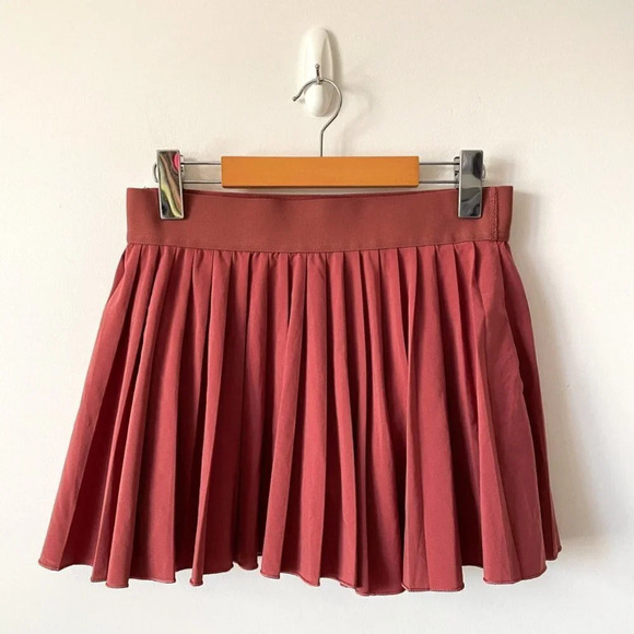 Aritzia TNA SET Tennis Golf Pro Micro Pleated Skirt + Top Red Agril Size Medium - Picture 7 of 12